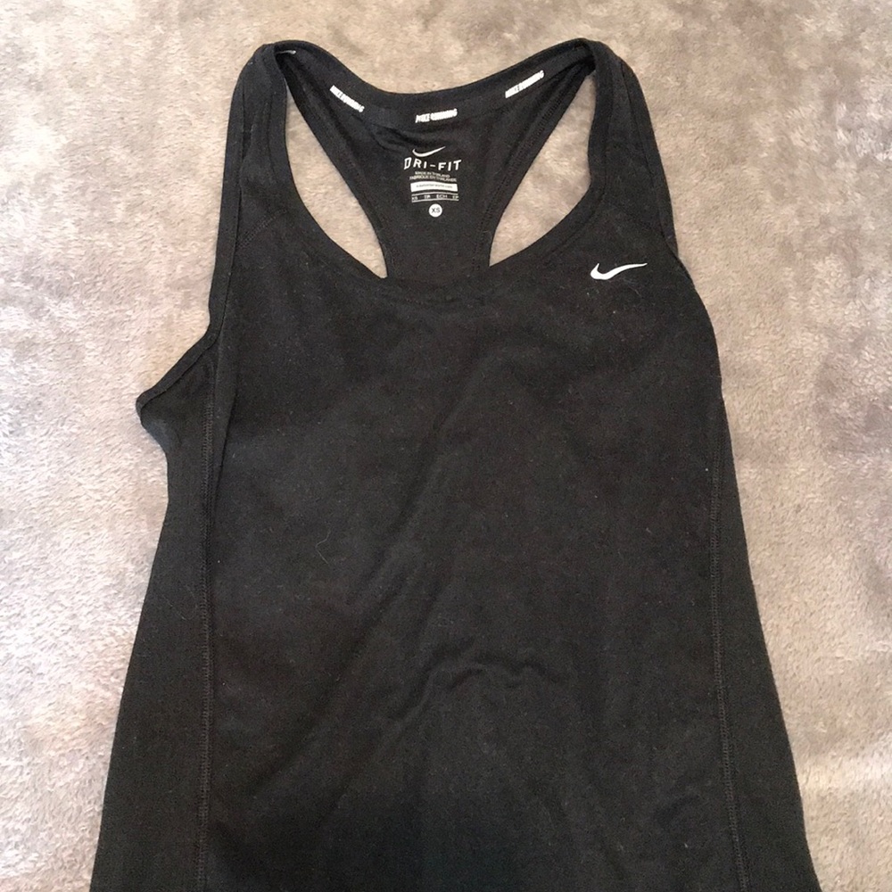 Black nike workout tank